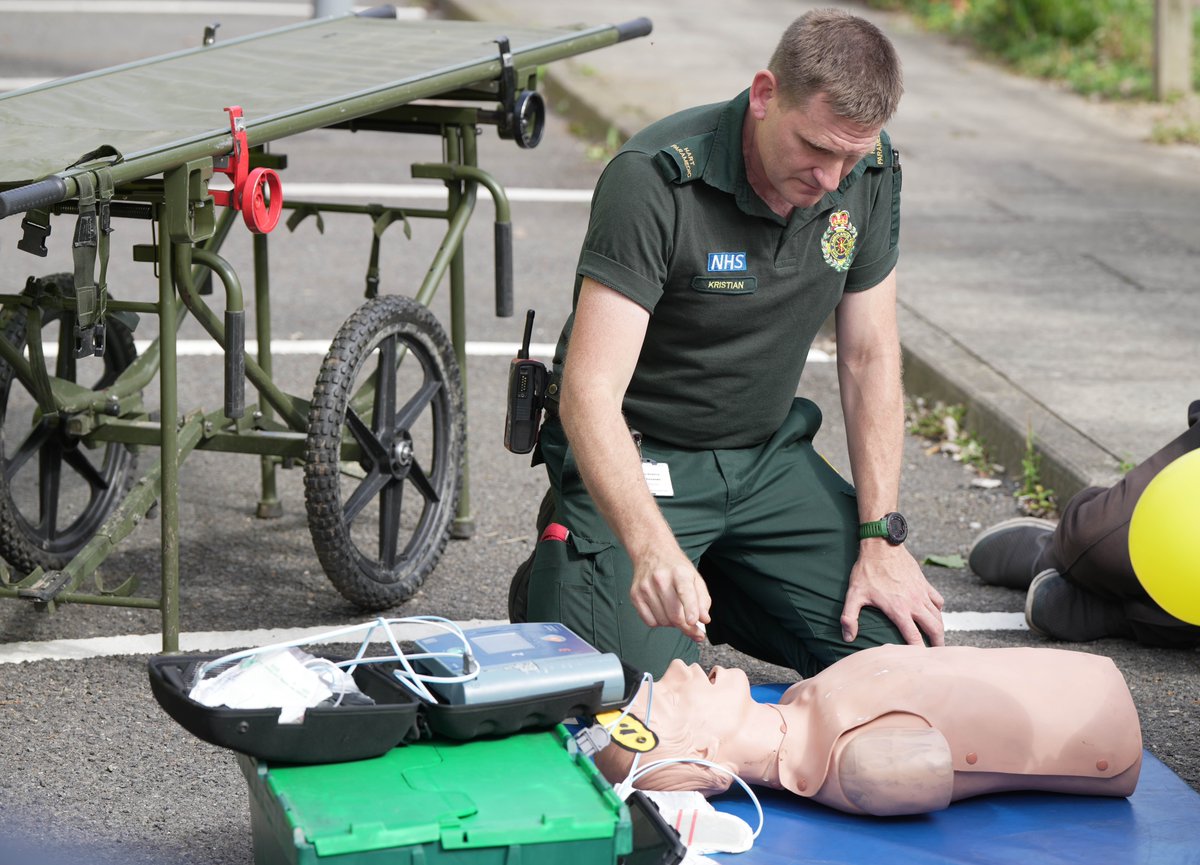 eddie mitchell tweet media