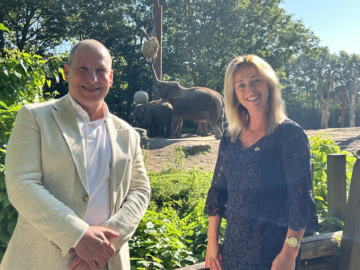 VPdelta (@vpdeltanl) on Twitter photo Vandaag ontvingen wij gedeputeerde <a href="/MariettevL/">Mariëtte van Leeuwen</a> en de leden van de Provinciale Statencommissie Externe Relaties in <a href="/RotterdamZoo/">Diergaarde Blijdorp</a>. Een mooi en waardevol bezoek waarbij we lieten zien dat Blijdorp ook als belangrijke proeftuin fungeert voor duurzame #innovatie. <a href="/zuid_holland/">Provincie Zuid-Holland</a> Vandaag ontvingen wij gedeputeerde <a href="/MariettevL/">Mariëtte van Leeuwen</a> en de leden van de Provinciale Statencommissie Externe Relaties in <a href="/RotterdamZoo/">Diergaarde Blijdorp</a>. Een mooi en waardevol bezoek waarbij we lieten zien dat Blijdorp ook als belangrijke proeftuin fungeert voor duurzame #innovatie. <a href="/zuid_holland/">Provincie Zuid-Holland</a>