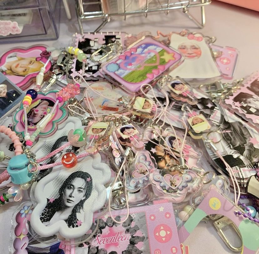 starloveyoon's tweet photo. 𐙚 ‧₊˚ random keychains ౨ৎ ˖ ࣪⊹ 

— ₱0
— must be willing to hold the sf 
— x sensitive
— 2 winner of random keychains ( can choose design )
— mention 2 moots

— mbf, like &amp; rt my bentables below 👇🏻
— END on sunday https://t.co/EC3o0xshPn