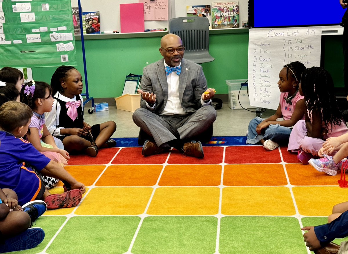 Every day may be bow tie day for me, but today is extra special—it's National Bow Tie Day! Starting the day at Ferguson Elementary, and I’m thrilled to see so many of our students looking sharp in their bow ties. Keep shining bright, Fireflies!
#LeadthePAC