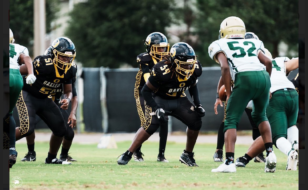 AntwanMurphy10's tweet photo. Big win yesterday over green cove 42-0 great way to execute week 1 @KashawnMurphy99 @oakleaf_jr @youareathlete @TheUCReport @CoachMasonTSD @FootballHotbed @rivals @ShockDoctor #bigKASH https://t.co/jMzbxVAQbB