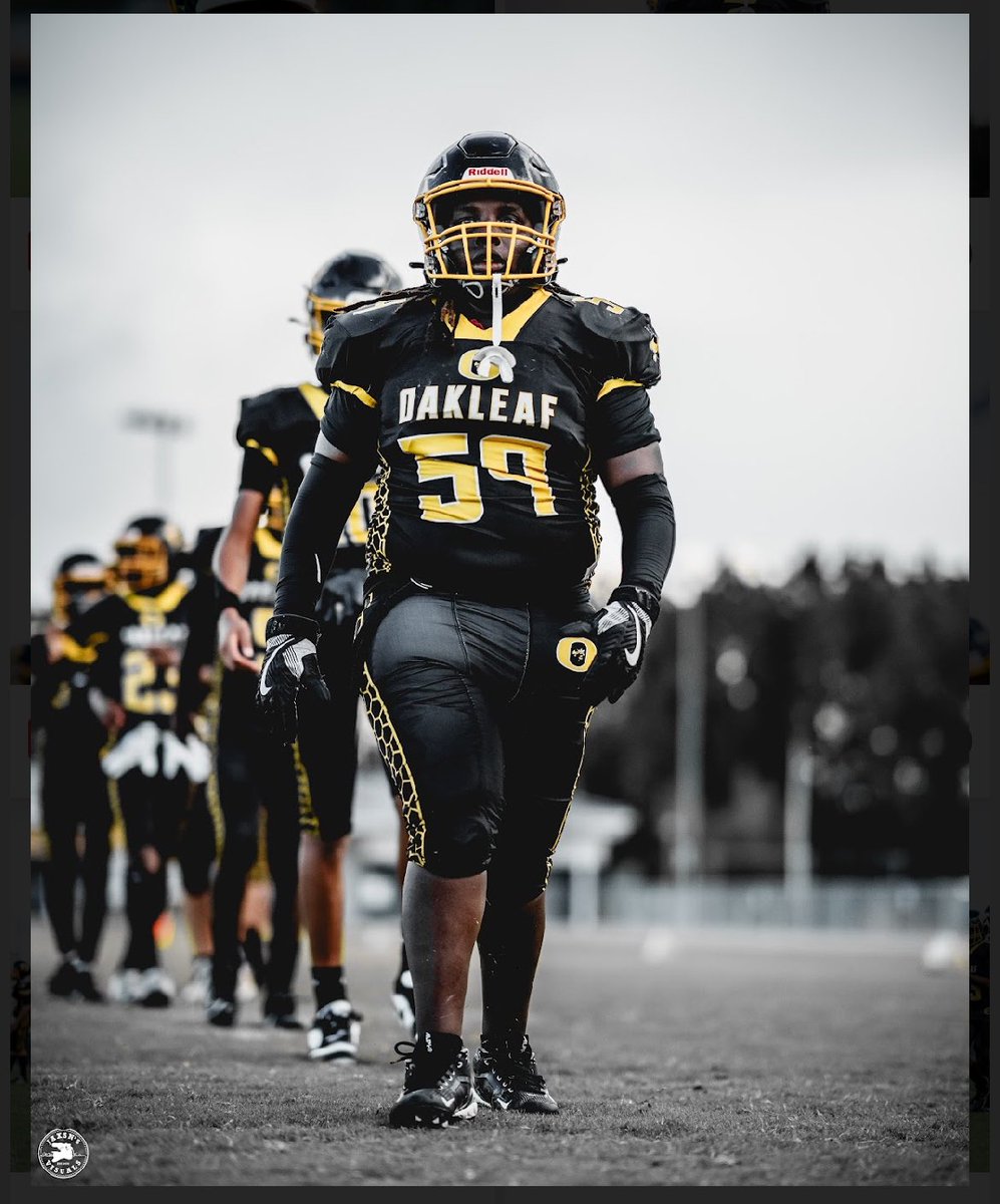 AntwanMurphy10's tweet photo. Big win yesterday over green cove 42-0 great way to execute week 1 @KashawnMurphy99 @oakleaf_jr @youareathlete @TheUCReport @CoachMasonTSD @FootballHotbed @rivals @ShockDoctor #bigKASH https://t.co/jMzbxVAQbB