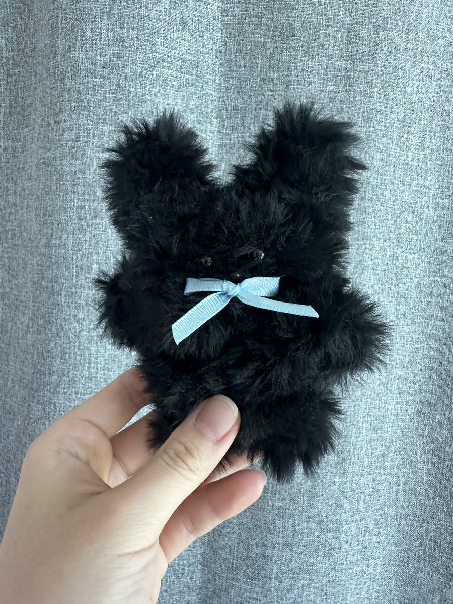 빵언냐가 줘서 호로록 호로록 만든 모루인형🩵