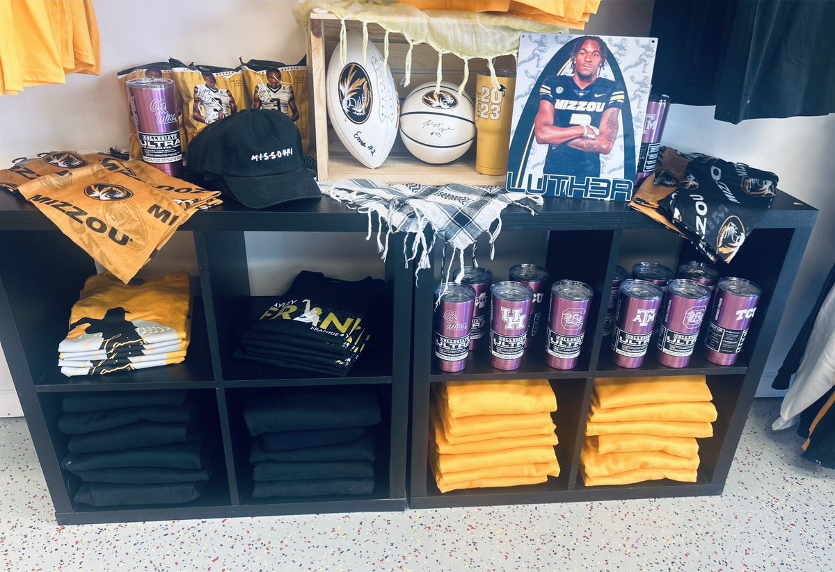 HornsDownShop's tweet photo. Who’s ready for game day? 
Get all your local college football gear @HornsDownMizzou 
#gameday #Mizzou #CollegeFootball #football 

https://t.co/3F1J74qrUr https://t.co/FyGFUdp1Dm