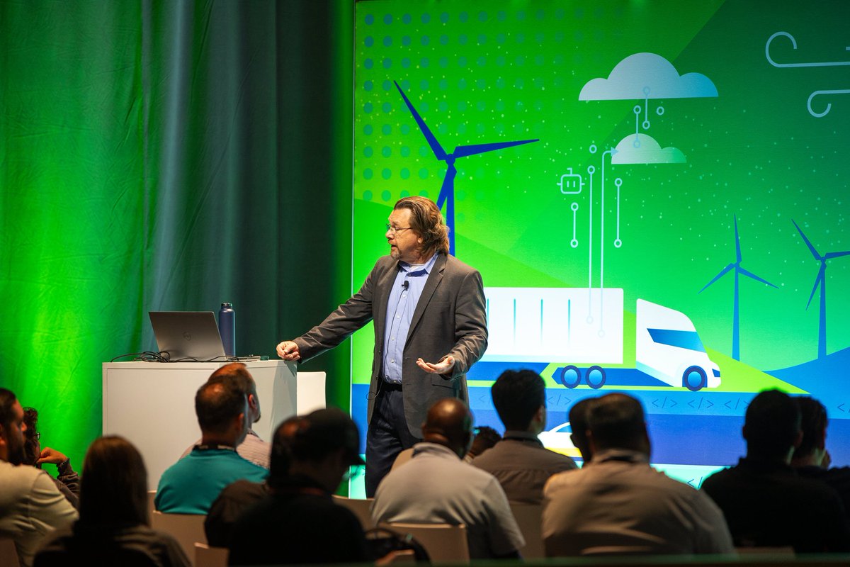 VMwareExplore's tweet photo. Explore something new without signing up for a session! Visit the two Community Theaters in the #VMwareExplore Hub for non-stop learning and networking. Open 9am - 5pm today. https://t.co/Aqj9NO1F2u