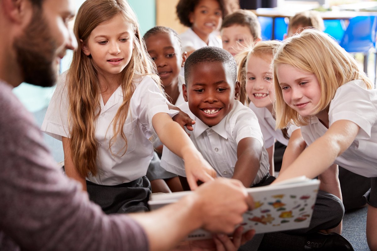 LancashireSLS's tweet photo. We are looking for a #Lancashire School Library Service Manager. Are you a dynamic manager with a passion for reading and education?
You will:
- manage a team delivering to primary, special and nursery schools
- have knowledge of the National Curriculum
https://t.co/MhcnG4RBR7 https://t.co/6Dy0tgb1of
