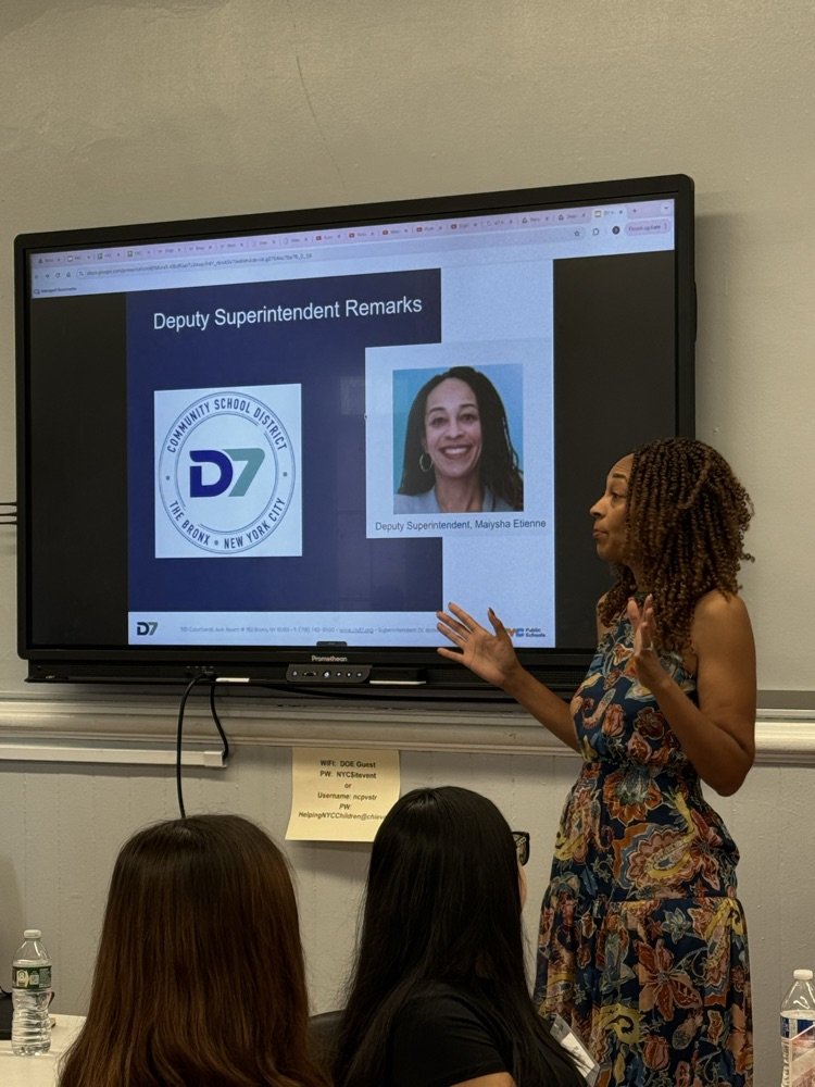 @csd7bx welcomes our new teachers 👏🏽👏🏽 you have joined a district that is on the move, and you are now part of the bridge to generational success. You will be elated by the hard work of our students; their talents and passion for success will change your lives Welcome to D7