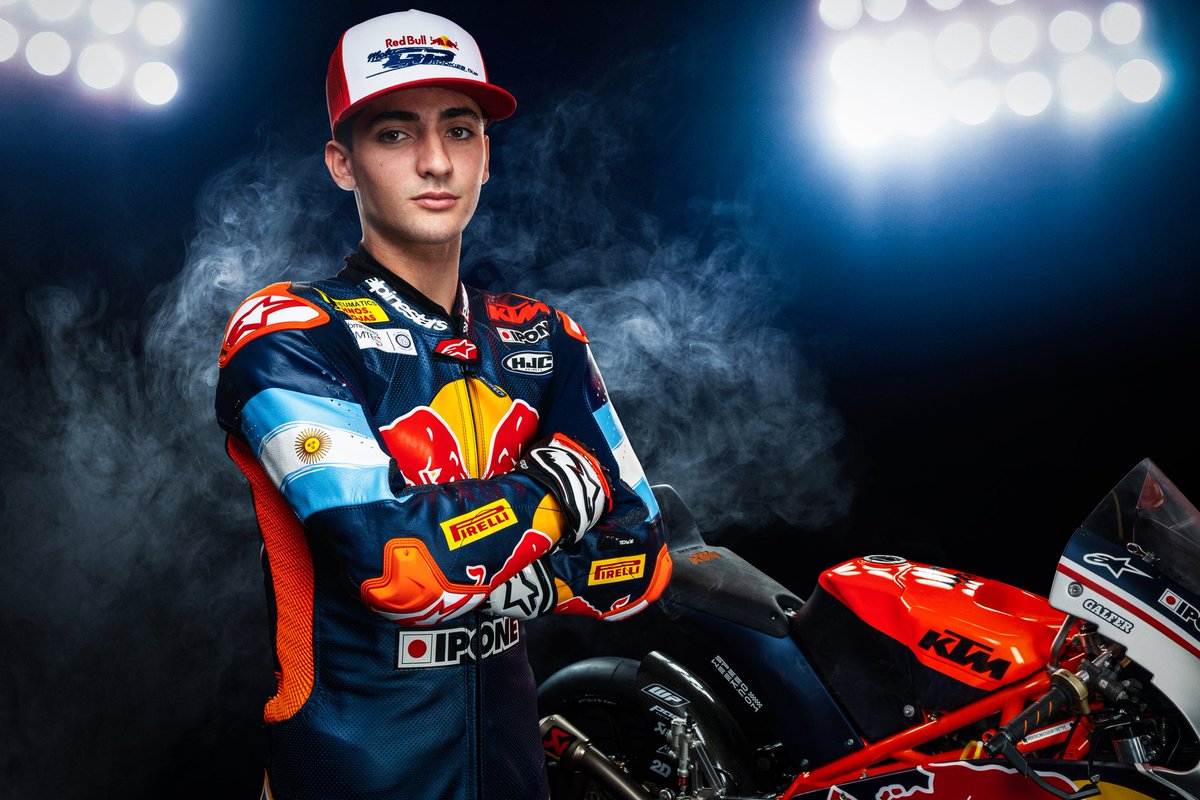 Además de tener argentinos en autos tenemos dos peques que están compitiendo en la Rookie Cup (escalera de MotoGP) Valentín Perrone 🇦🇷 y Marco Morelli 🇦🇷 

Este fin de semana corren en Aragón 🇪🇸 y la transmisión va por Disney+ o gratis por la página de Red Bull. 

A bancar 🫡