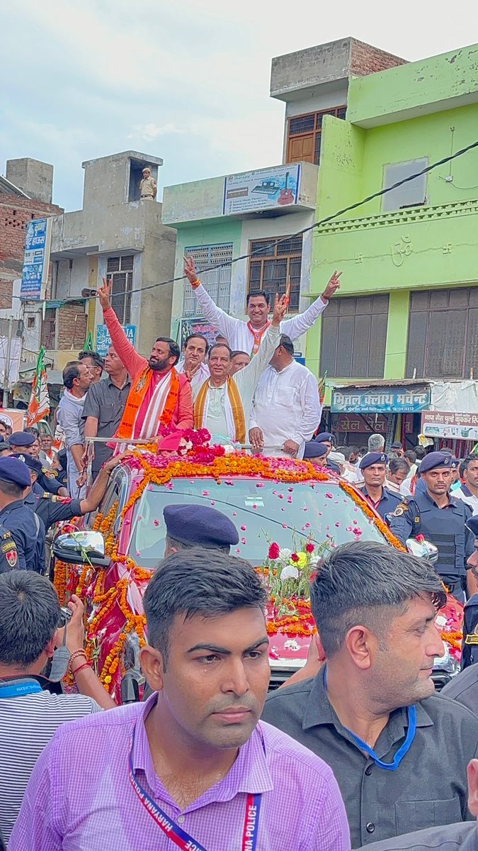 ChKrishanChoker's tweet photo. ।। अक्टुबर 4 समालखा चुनेगा नायब सरकार।। 
मेरे समालखा हल्के की देवतुल्य जनता जिसका आशीर्वाद समय समय पर मुझे भरपूर मात्रा मे मिलता रहा।आज माननीय मुख्यमंत्री श्री @NayabSainiBJP जी एवं माननीय प्रदेश अध्यक्ष @BJP4Haryana श्री @MohanLal_Badoli जी के रोड़ शो मे पधार कर साबित कर दिया कि https://t.co/4nZ7YrWgEA