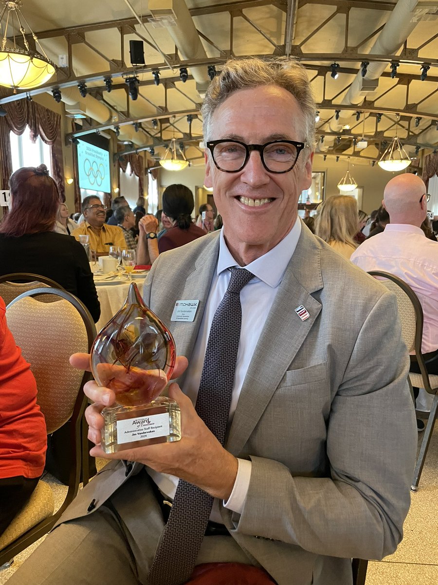 Congratulations to our very own Jim Vanderveken on receiving the Administrative Presidents Award of Excellence today. Your entire CCPEL team is so proud to work with you and thrive under your leadership. Thank you for all you do!! 🥳👏