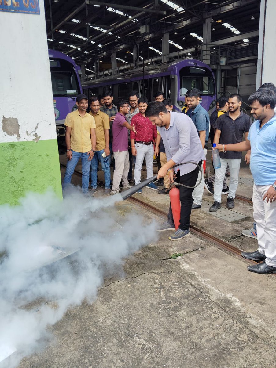 metrorailwaykol's tweet photo. #Metro staff imparted #firefightingtraining through #simulation of various #fire and #smoke conditions at #NoaparaCarshed today.
#amarmetro https://t.co/c3A1XVFwXj