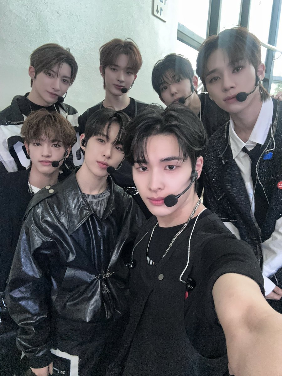 NEXZ_official's tweet photo. NEX2Y와 함께 달려온 100일간의 여정들 ..✨

#NEXZ #넥스지 #ネクスジ
#100thDAY_OF_NEXZ_NEXT_TO_NEX2Y https://t.co/FVTgKLHlgl