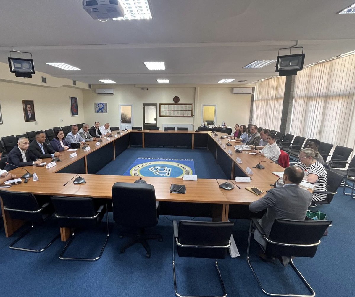 BekimRexhepi3's tweet photo. We had the honor and pleasure at the headquarters of the Democratic Union for Integration to host a delegation from the United States of America within the ACYPL (American Council of Young Political Leaders). https://t.co/cnOeRTMHLm