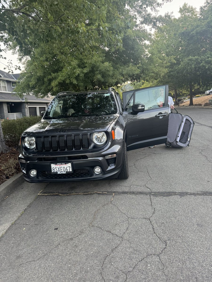 And she’s off to her fourth and final year at SU. Cydnee, we are so proud of you finishing your double major degrees, Bachelor of Science Psychology and Spanish in 4 years. We can’t wait to see what’s next. #soproud #Seattle #SeattleUniversity #senioryear