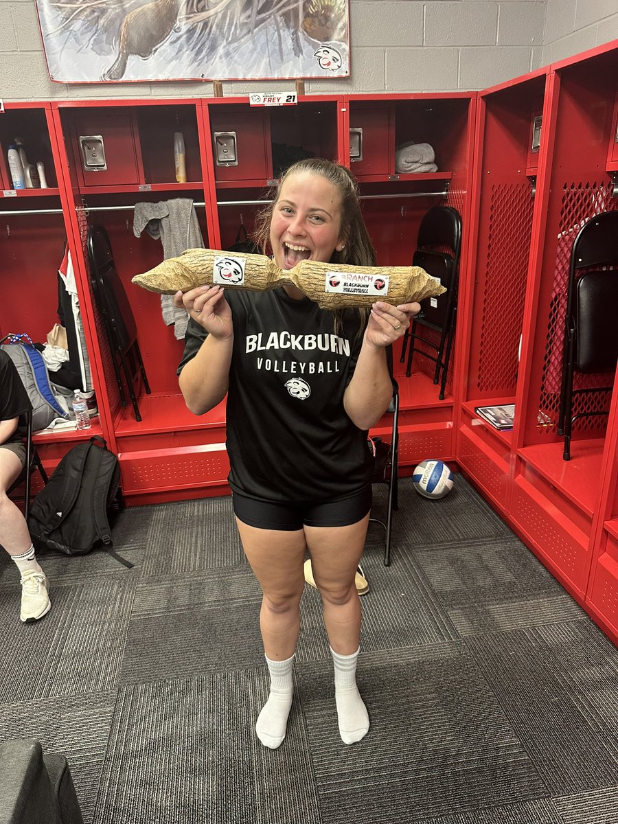 Blackburnvb_'s tweet photo. Our next winner is one of your favorite 3 sport athletes, Sophomore Kenadee Frey! Kenadee has embraced and really tackled all the responsibilities of running the offense and being a vocal leader on this team. Keep up the hard work and continue to push yourself!🦫😈
#BRANCH https://t.co/Ml4DYpdXtF