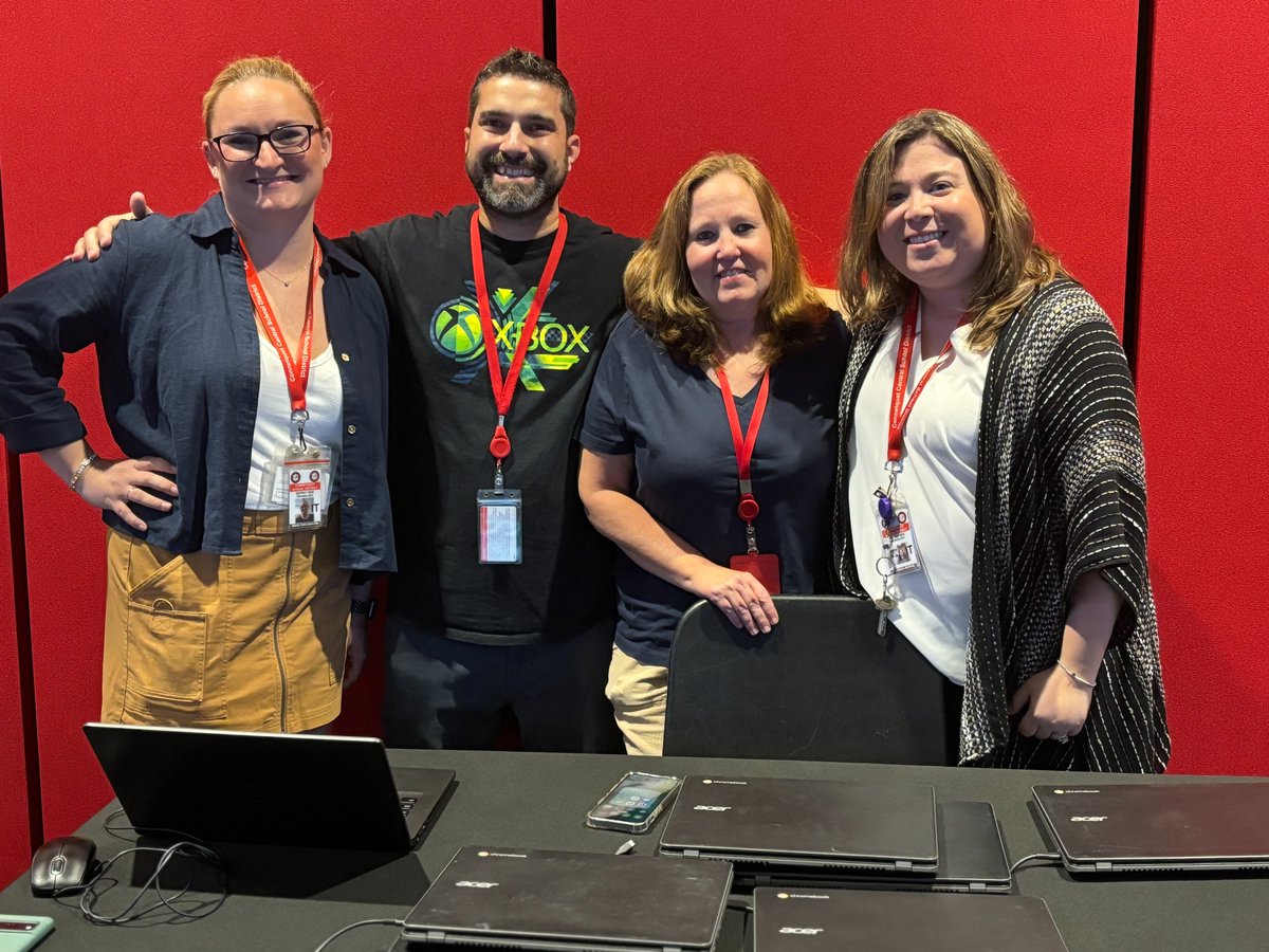 Thank you to the @connetquotit Tech Team who supported the launch of ParentSquare during our Superintendent's Conference Day!