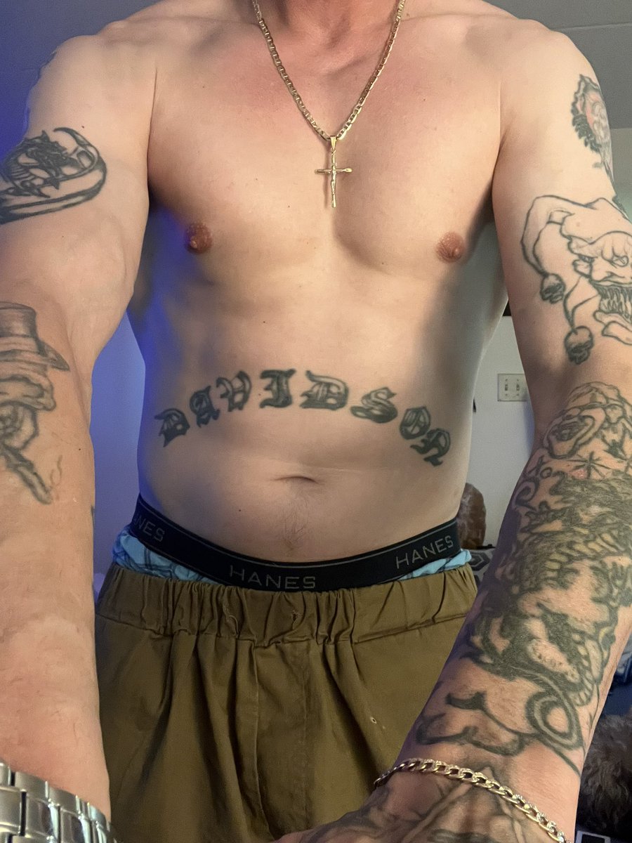 Jesse9069's tweet photo. Working out hard!! Bulking phase!! Was at the gym for 5.00am LFG https://t.co/NwOXxGCNjW