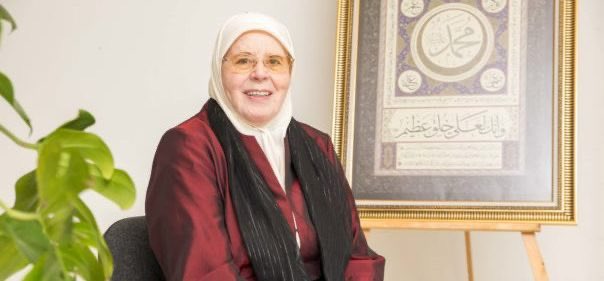 İslam’ın Avrupa’da kökleşmesi ve teşkilatımızın gelişimi konusunda çok kıymetli hizmetlere imza atan merhum Akgün Erbakan abimizin muhtereme eşi Amine Erbakan’ın (Amina Luise Becker) vefatını üzüntüyle öğrendim. Kendisine Allah’tan rahmet, yakınlarına sabır diliyorum. Camiamızın