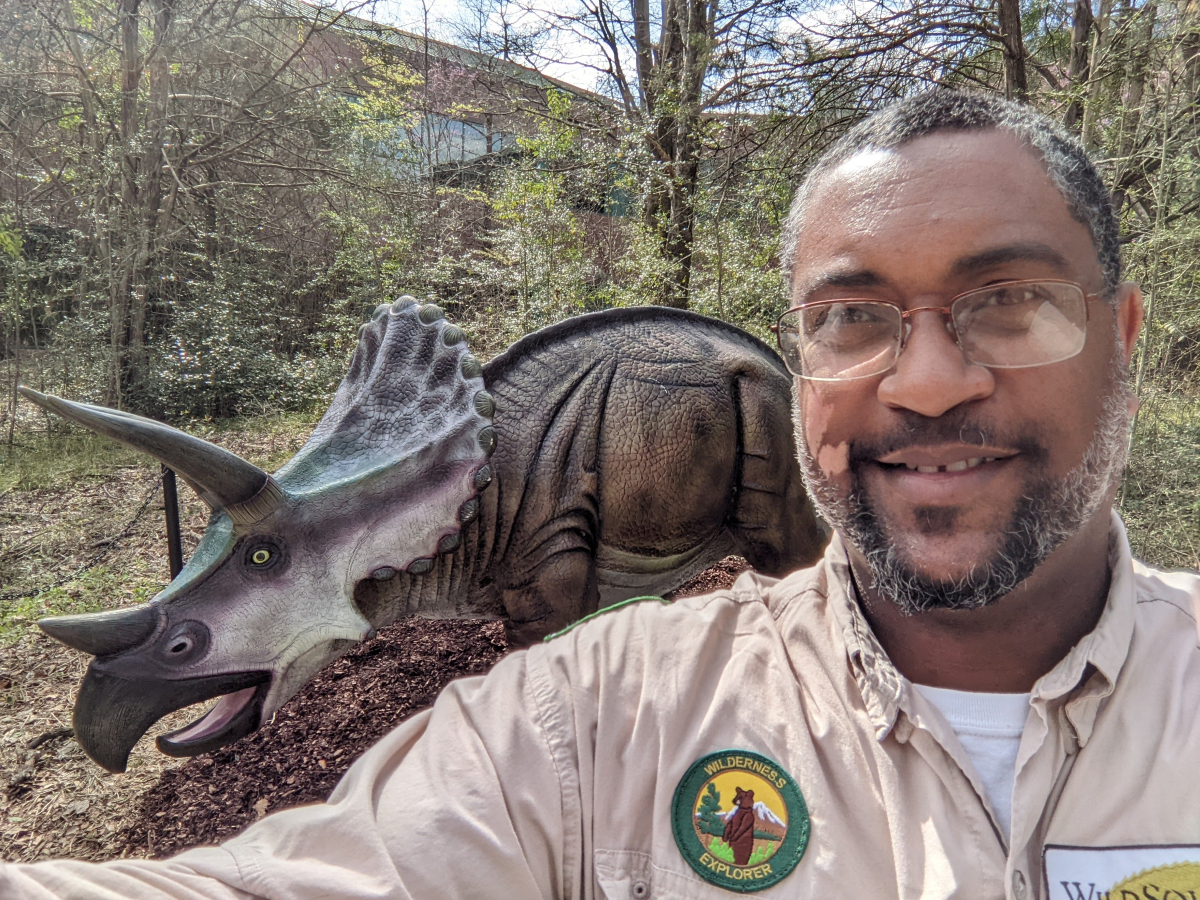 FaNClubDad's tweet photo. I want to make the case that I am the #UltimateExplorer with this photo! I'd venture to say that I'm the only competitor to post a photo of myself with a dinosaur. Imagine the trek I had to go on to find this prehistoric creature!!!

Please vote daily https://t.co/yvYglmtpQg https://t.co/NfFSlEs7om