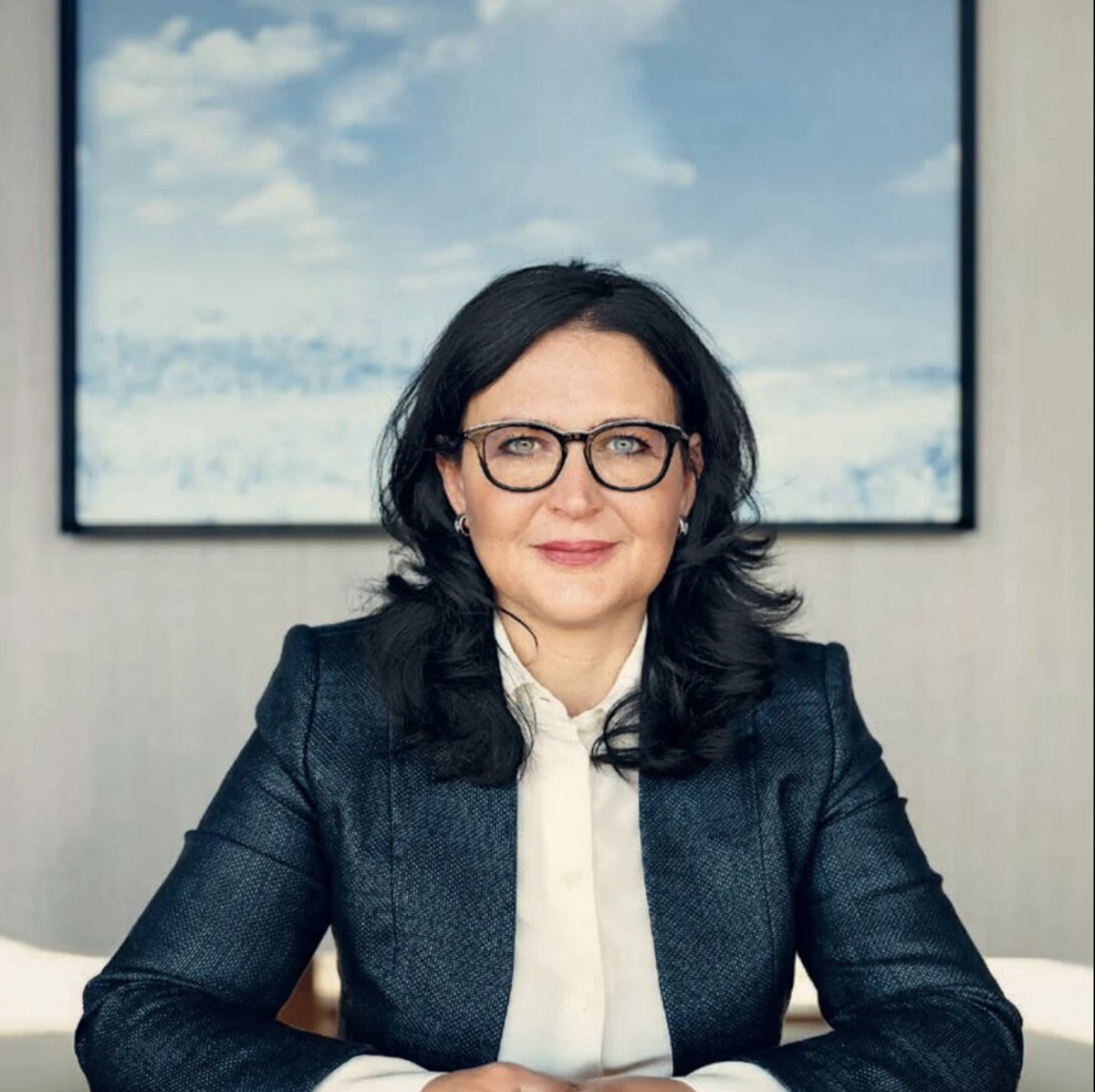 Renáta Kellnerova: ¿La clave para transformar Talgo? Renáta,líder de PPF Group y la 4ª mujer más rica de Europa, podría cambiar el futuro del ferrocarril en España con una posible alianza estratégica con Talgo. ¿Será este el próximo gran movimiento en la industria?  #Talgo