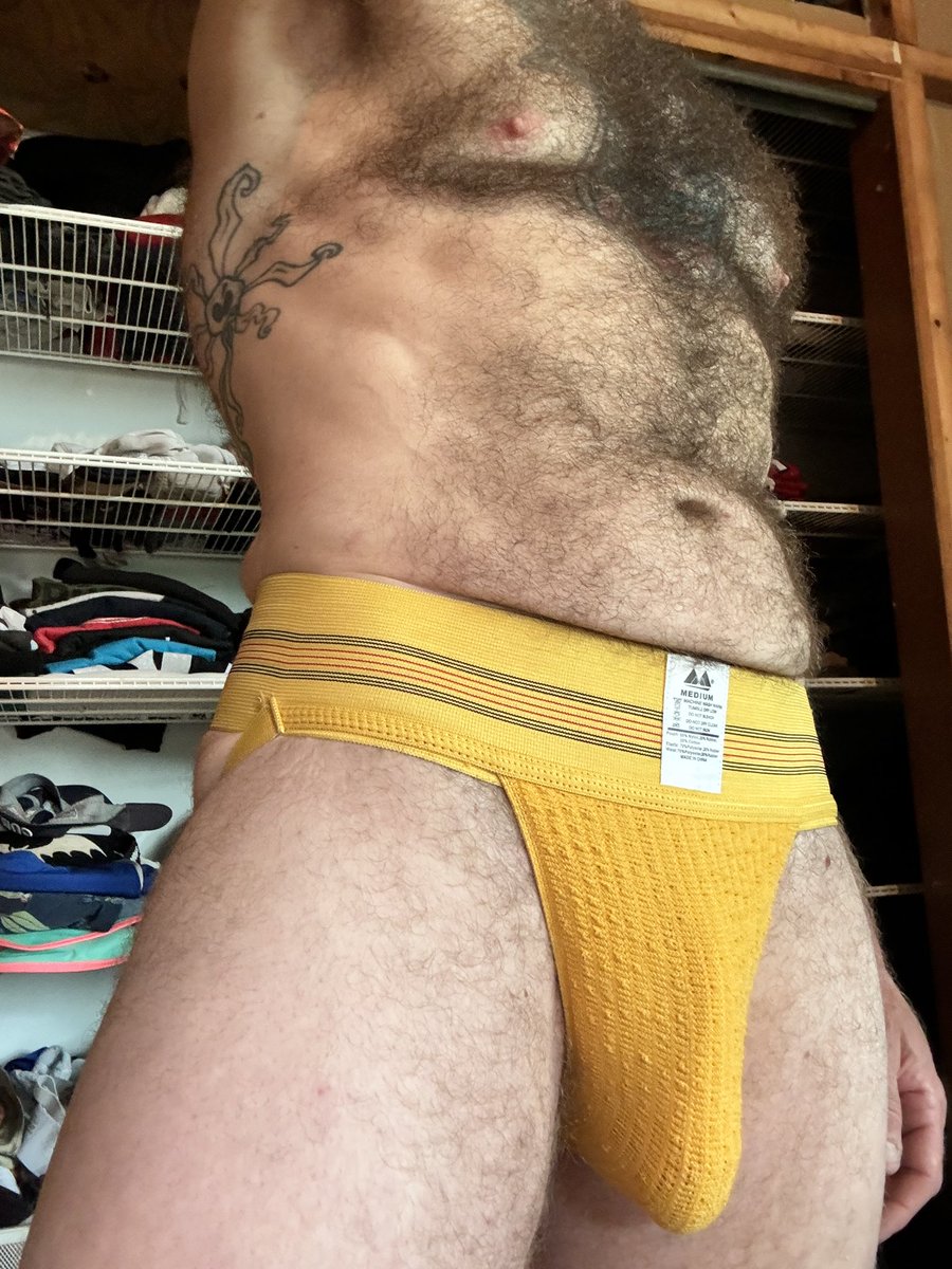 filthyfarmboy's tweet photo. Mornin boys, how do we feel about yellow? https://t.co/rYKDZMyuAG