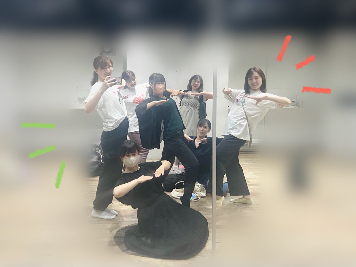 Druops_sun's tweet photo. #おどろっぷの日(ง ᵕωᵕ)ว🎶でした!
台風心配してたけど集まれてホッ💭
新曲も復習も頑張った〜🔥
#fortune0804 事後物販やってます🩵💜
【バンザイ衣装のブロマイドセット】は
9/7(土)までなのでお見逃しなく👀
🌻 https://t.co/Raza892kdC 🌻
カスカスダンスで二の腕引き締めてこ〜💪✨ https://t.co/Kt3yiFaU33