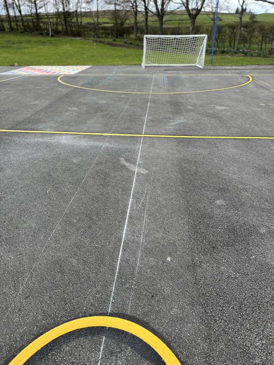 1st4playgrounds's tweet photo. MUGAs are versatile and can be customised with goals, nets and multi-coloured pitch markings for different sports or games, allowing for multiple activities in a single location. This helps maximise the available space by providing flexibility and variety. https://t.co/nIuD0TfC56