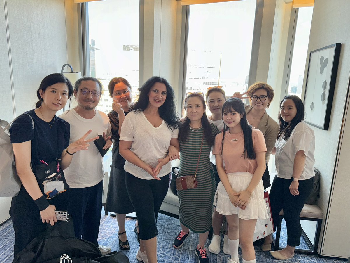 Very happy after the costume fitting in Seoul, with an amazing team ❤️🇰🇷🙏