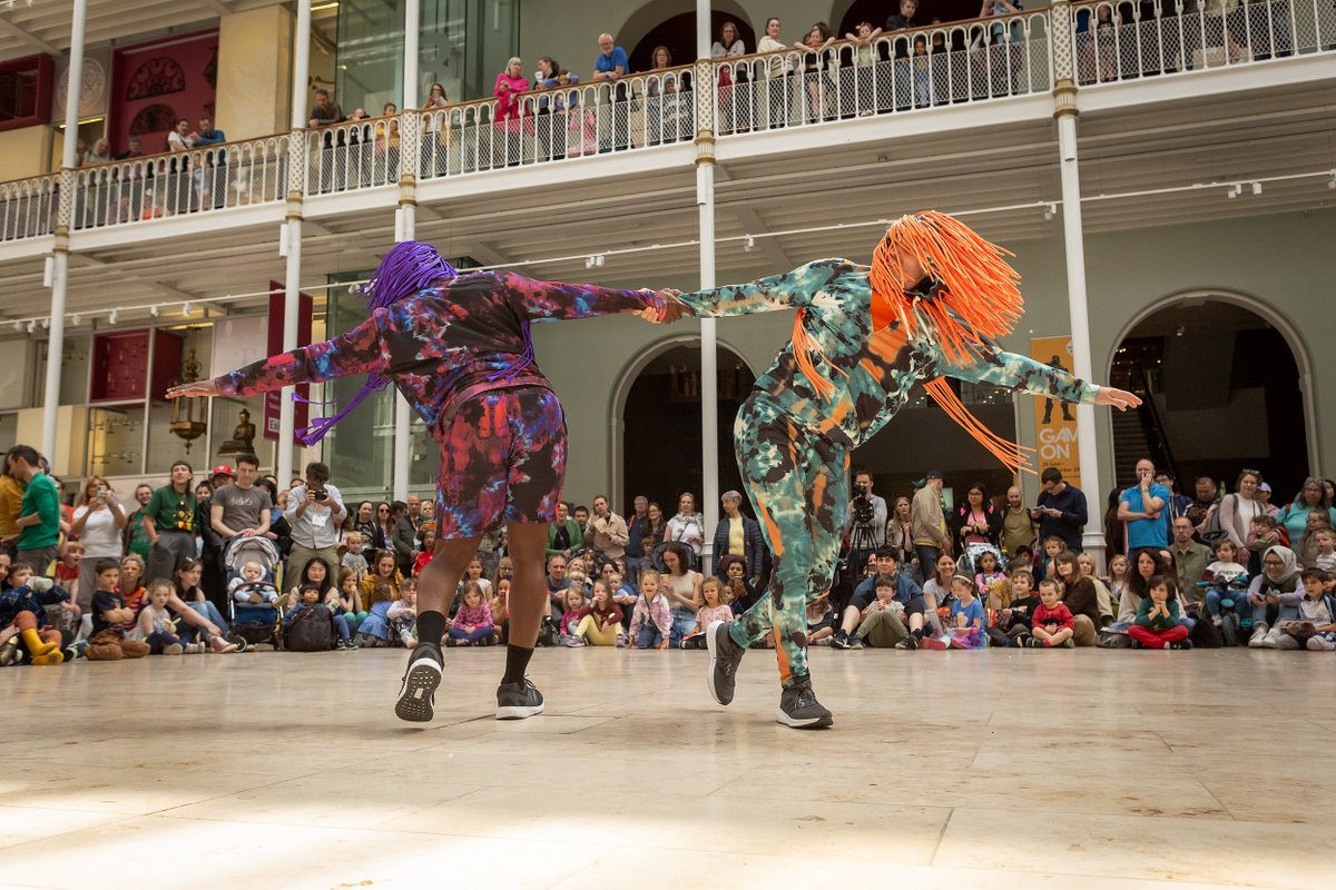 Tramway, Glasgow (@glasgowtramway) on Twitter photo Pop! 🎉Vince Virr's exuberant dance duet hits the southside this autumn fresh from <a href="/edfests/">Edinburgh Festivals</a> International Children's Festival.
Free performances c/o Tramway Beyond Walls:
14 Sep - outside Langside Hall, Shawlands
15 Sep - <a href="/Hidden_Gardens/">The Hidden Gardens</a> behind Tramway
tramway.org/event/37367280… Pop! 🎉Vince Virr's exuberant dance duet hits the southside this autumn fresh from <a href="/edfests/">Edinburgh Festivals</a> International Children's Festival.
Free performances c/o Tramway Beyond Walls:
14 Sep - outside Langside Hall, Shawlands
15 Sep - <a href="/Hidden_Gardens/">The Hidden Gardens</a> behind Tramway
tramway.org/event/37367280…