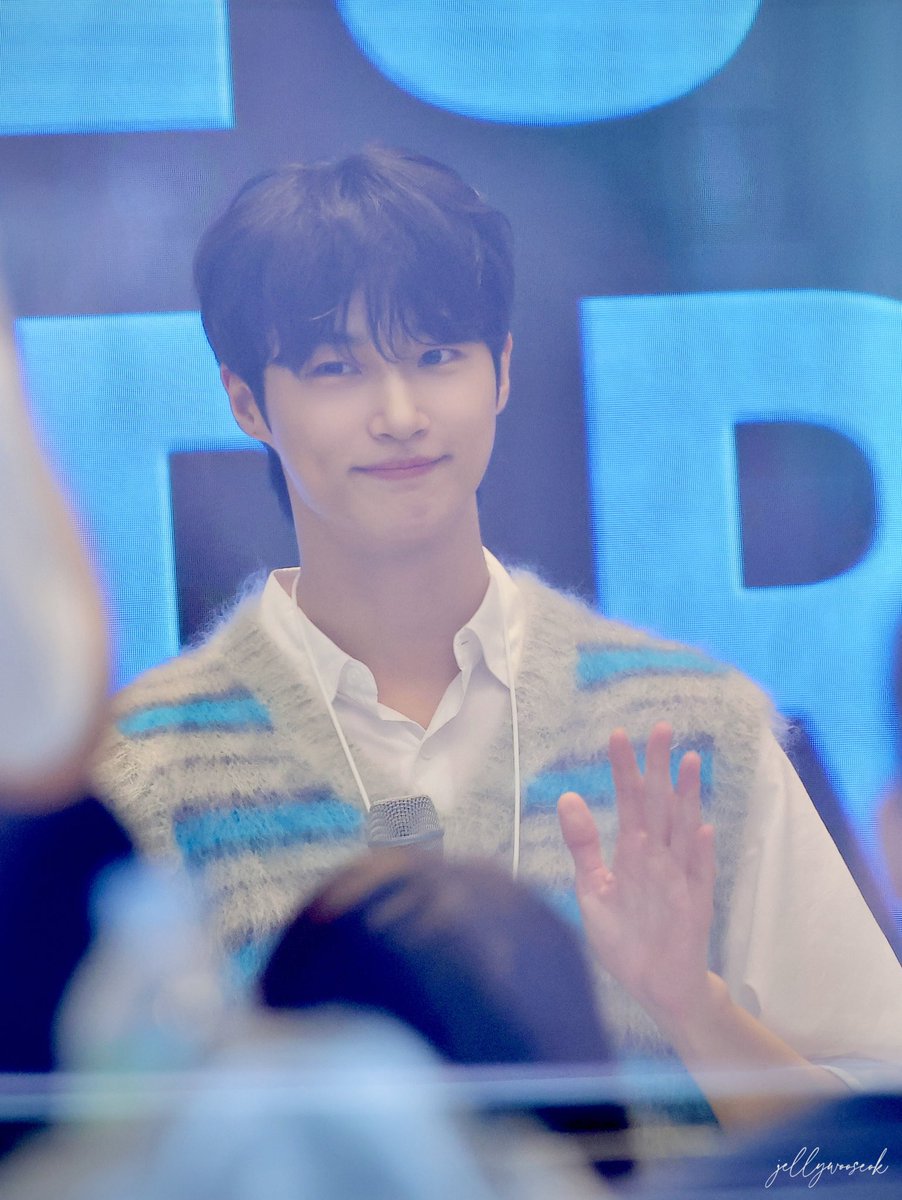 240824

╭ ◜◝ ͡ ◜◝ ͡  ◜◝ ╮
　 내 이름이
   귀여워 인가...?
왜 자꾸 귀여워 라고
　　 부르지...?
╰ ◟◞ ͜  ◟ ͜   ◟◞ ╯
                     O
                         °.
#변우석 #ByeonwooSeok