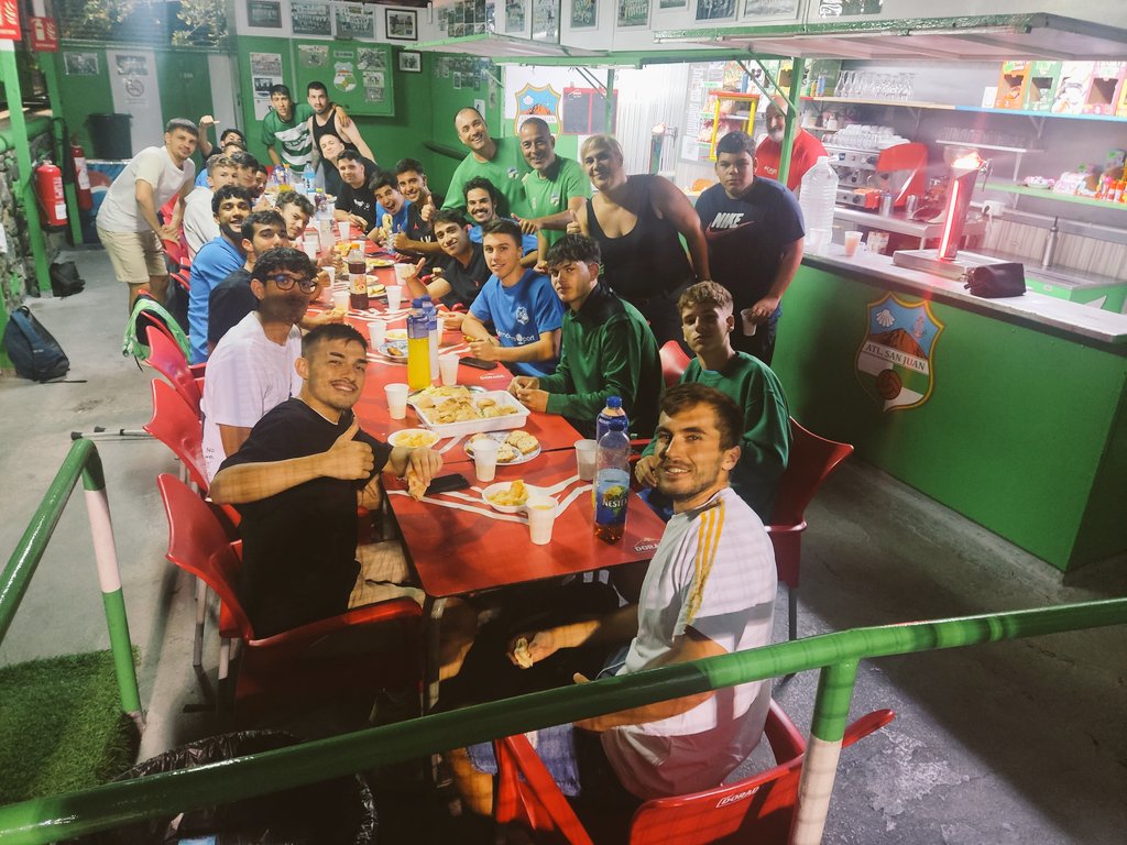 Una temporada más en el club donde de verdad me han valorado,antes y ahora.Vuelvo a hacer un equipo a 0 euros,con un grupo de chicos jóvenes espectacular,que les apasiona al igual que a mí el fútbol.A competir todo lo que sabemos y ver dónde nos sitúa la liga. <a href="/AtcoSanJuan/">Atlético San Juan</a>