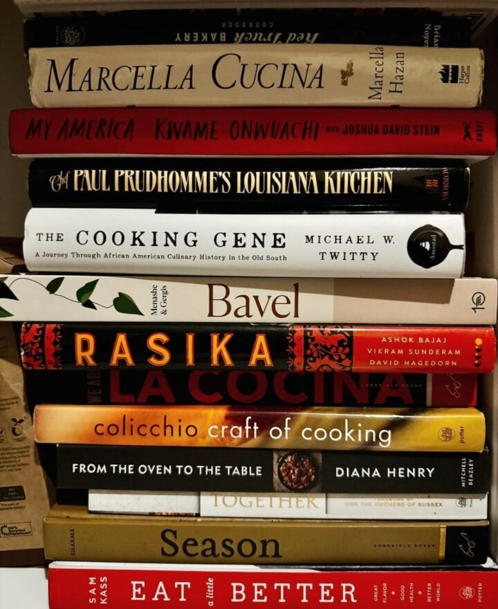 ingek73's tweet image. The same cookbook spotted in a pile of cookbooks owned by #KamalaHarris ! #Together by the #HubbCommunityKitchen Direct action that changed their lives! We love a dedicated #DuchessOfSussex #MeghanMarkle  who saw a problem and set out to solve it.
