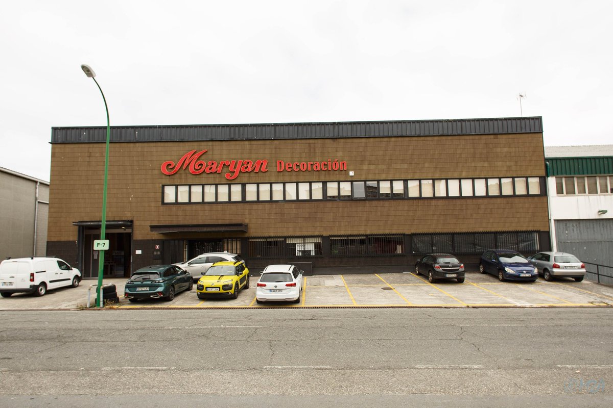 MaryanDecora's tweet image. Este es nuestro almacén y showroom para profesionales en #ACoruña #Galicia en el polígono de Pocomaco. Con stock de las mejores marcas del mercado: #pergo #arbiton #faus #galea #oracdecor #ardex #vescom #fitnice
