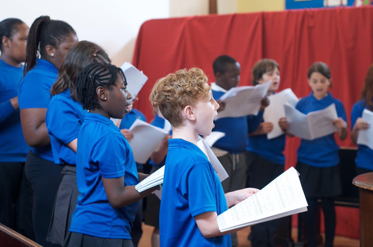 I’ve had a moving &amp; eloquent email from a young lady who was a founding member of <a href="/hackneychoral/">Hackney Choral</a>. She’s off to <a href="/UniofOxford/">University of Oxford</a> to read Law, &amp; puts this down to early experiences she had through HCC, which gave her a voice in many new places. A great day for church music! 🥹🎶