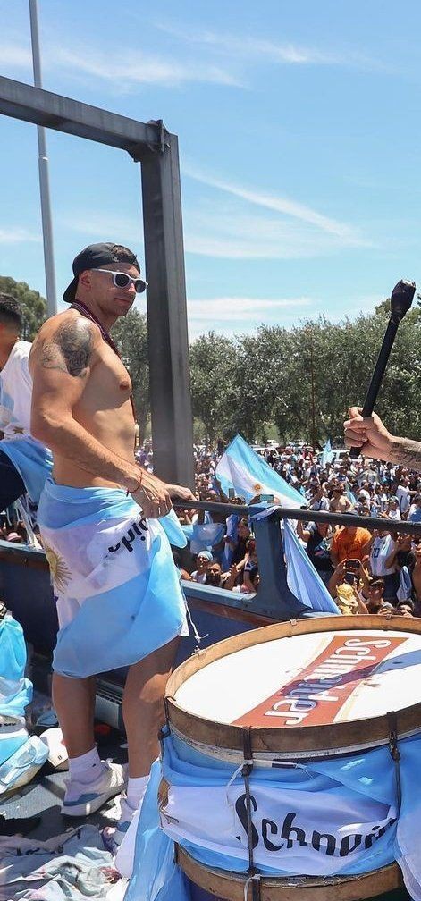emidibu_23's tweet photo. Dios lo que era Dibu en esa joda https://t.co/GlPDEuT4hL