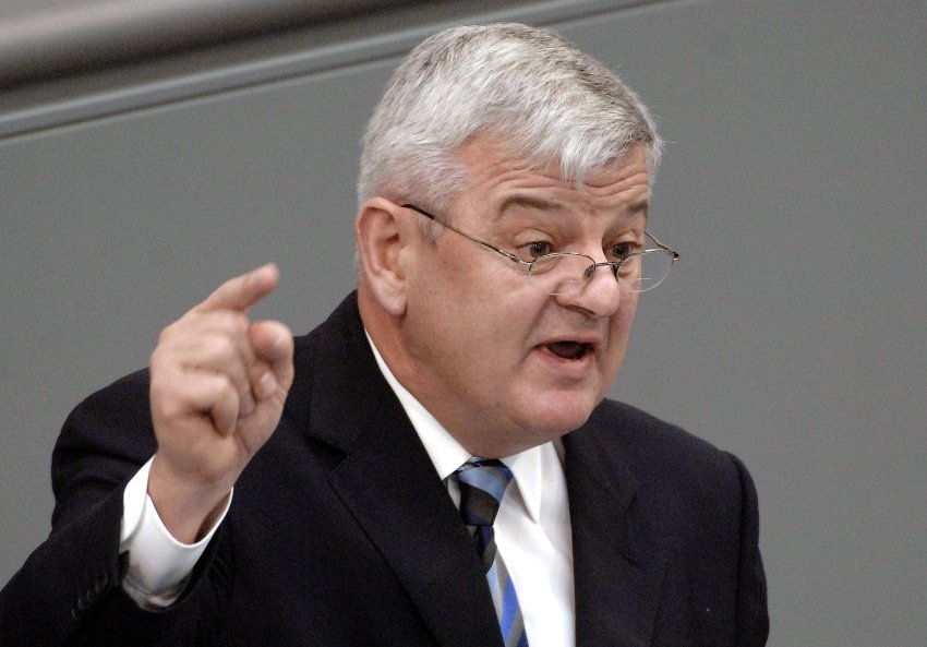 noraleonora94's tweet photo. Joschka Fischer in 1999 stated:
 We dare not allow genocide to occur against a people 🇦🇱with a 3000-year history. https://t.co/HYX6Gefb8X