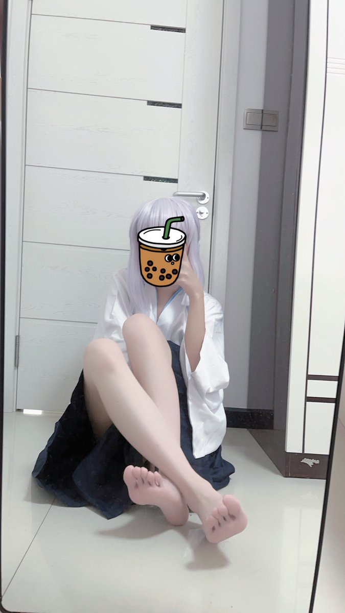 不穿鞋的神里大小姐 https://t.co/8XR0Pd8hFV