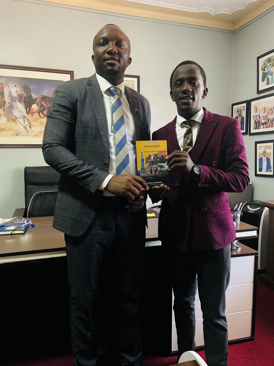 TumukundeTonny(TT) (@tumukundett) on Twitter photo My brother <a href="/Kwesiga_Emma/">KWESIGA EMMANUEL πΊπ¬</a> officially invited me to be a panelist at his book launch at Serena Hotel on 28th September, 2024. I supported him and promised him my attendance. My brother <a href="/Kwesiga_Emma/">KWESIGA EMMANUEL πΊπ¬</a> officially invited me to be a panelist at his book launch at Serena Hotel on 28th September, 2024. I supported him and promised him my attendance.