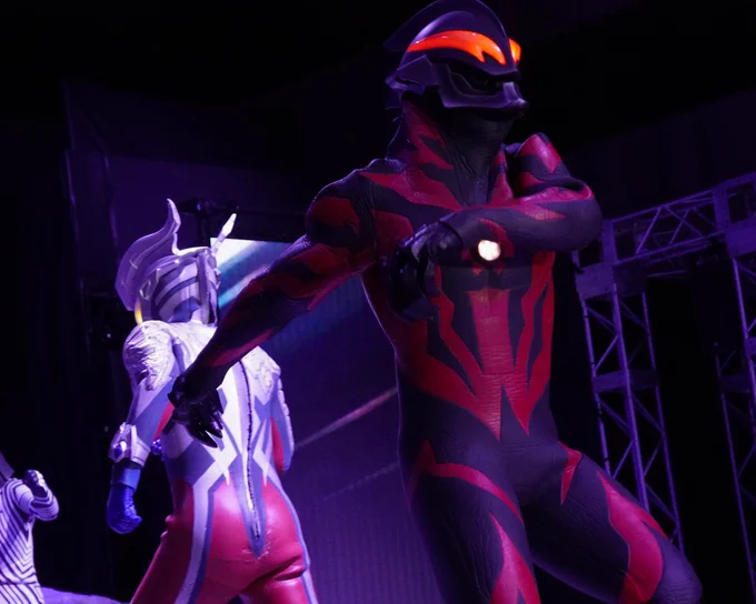うめサマのちょっと楽しそうに走る陛下 #ウルトラマンベリアル #うめサマ