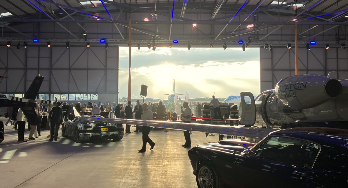 Amazing evening hosting the #motoravia #salonprive launch party at #londonoxfordairport last night with key participants #cessna #bell #boeingbusinessjets #volareaviation complimented by over 50 of the world's most precious and beautiful cars.  A fabulous end-of-summer uplift