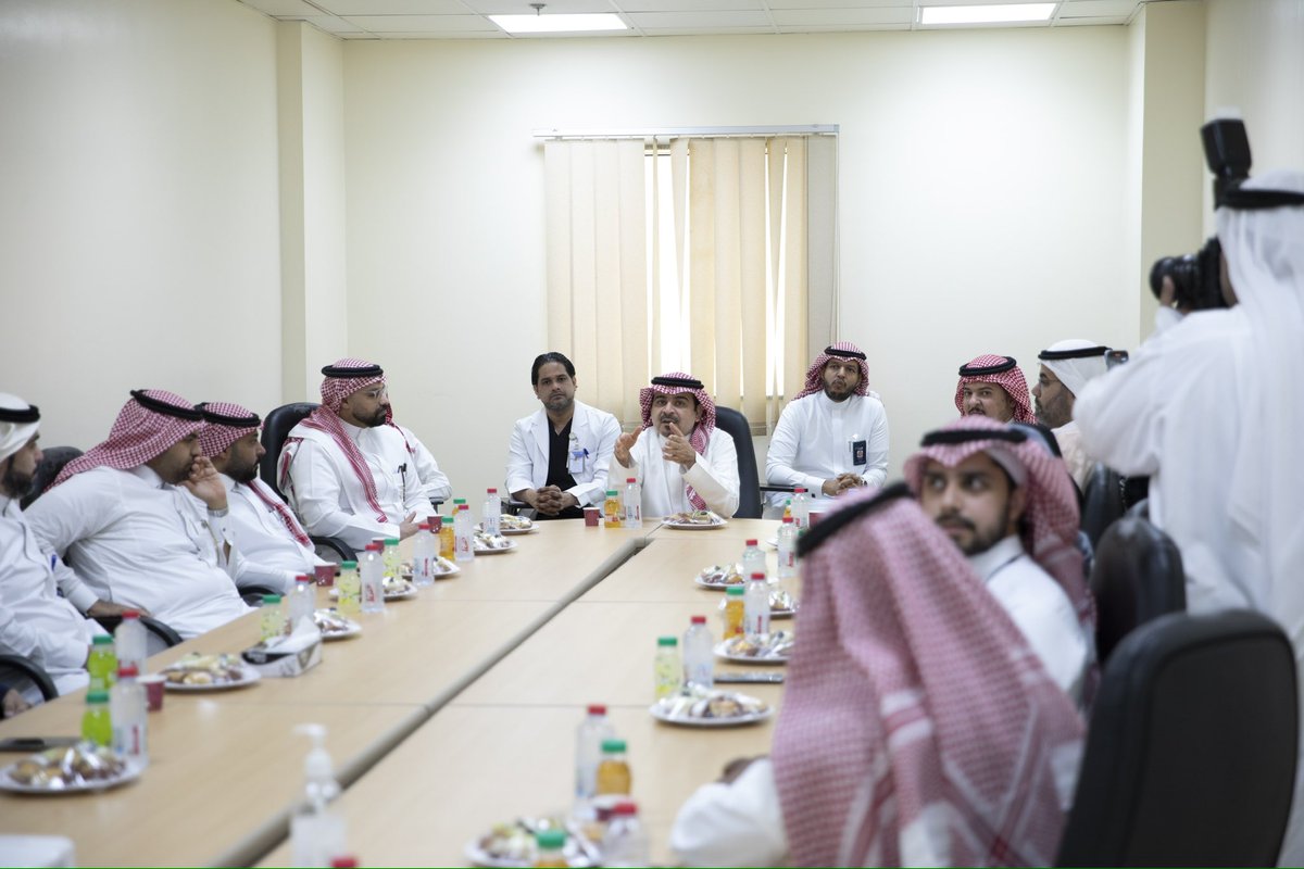 kfhmakkah's tweet photo. دشن الرئيس التنفيذي لتجمع مكة المكرمة الصحي الدكتور/ حاتم بن أحمد العُمري بحضور مساعديه خدمة علاج الألم
 بـ #مستشفى_الملك_فيصل_بمكة والتي تهدف لتحسين نمط جودة حياة المرضى من خلال تخفيف الألم والحد من إستخدام الأدوية.1️⃣ https://t.co/dozAstfVB5