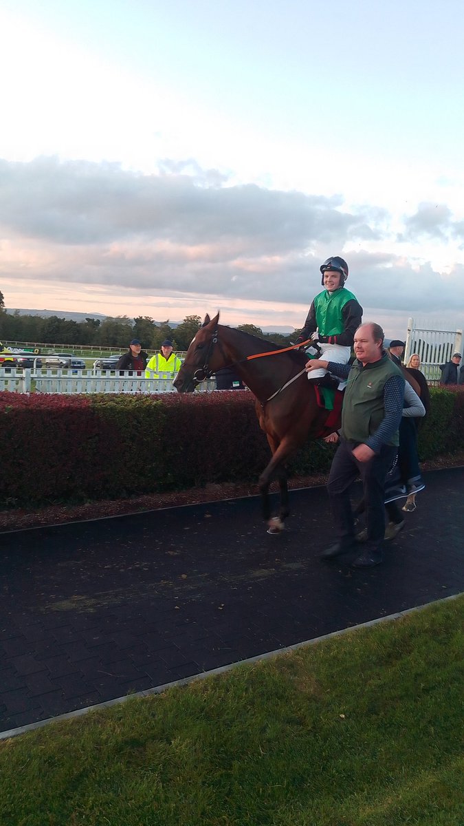 JoeSeward1's tweet photo. The delay in announcing the Stewards Enquiry @BellewstownRace last night a big talking point. A friend of mine part owned the original winner. The  Delay reminiscent February Punchestown Colcannon
 5/2 disqualified Finn Tegetmeier weighed in 0.3 of a pound less 
#Bellewstown https://t.co/SXaBOw30aq