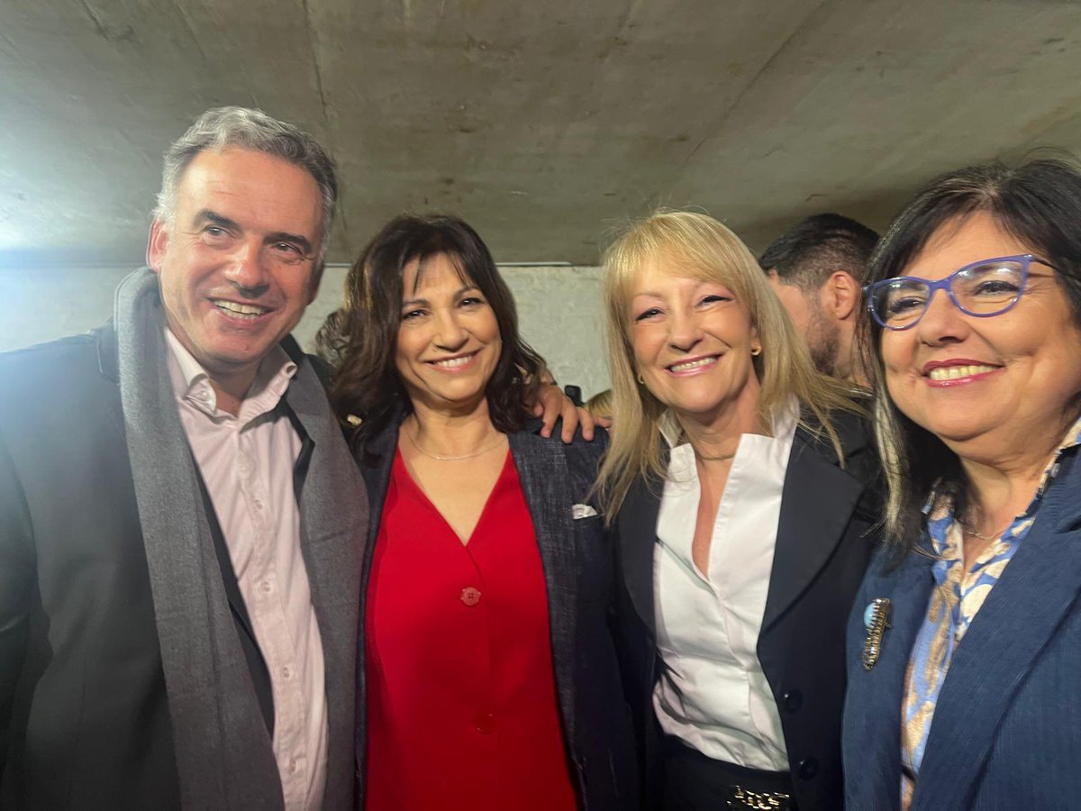 AlfTuitea's tweet photo. La decisión nunca fue tan simple 😜 https://t.co/R4OobTMoVk