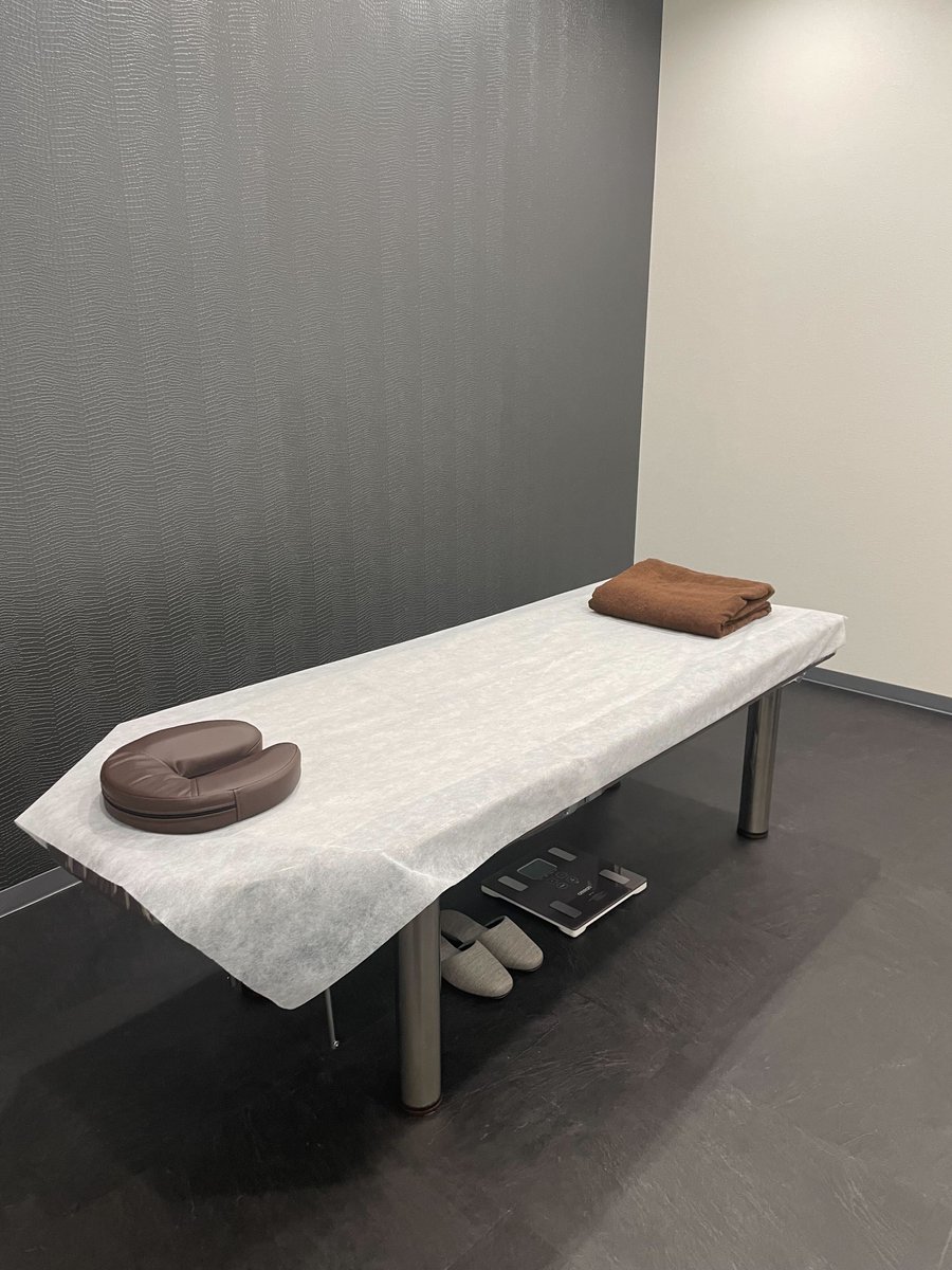 ダイエットに失敗する度、「どうしてこんなに意志が弱いんだろう・・・」と落ち込まれる方もいらっしゃるかと思いますが、それはあなたのせいではありません。
自力でどうしようもない問題なので、医療のサポートに頼っても良いのです。