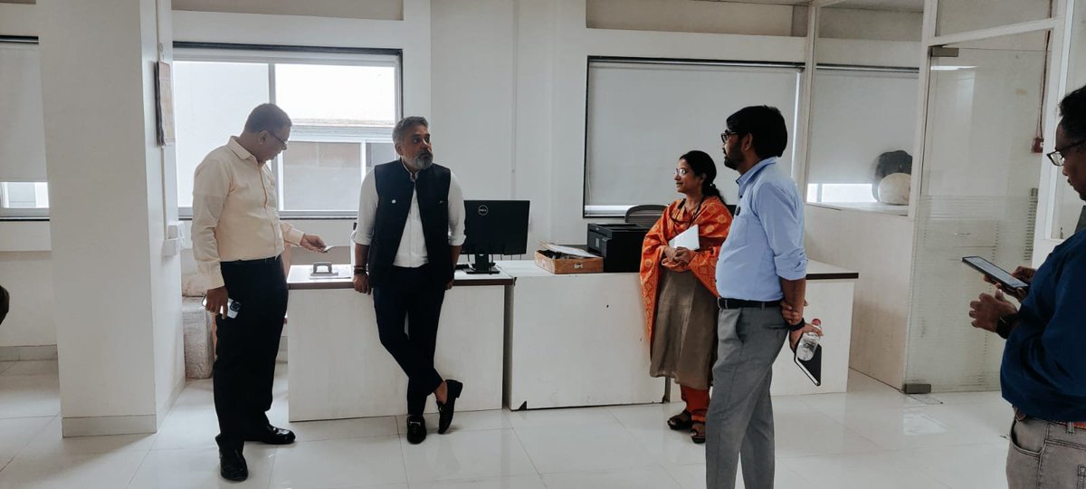 Shri Sanjay Singh, Chief of Field Office, #UNICEF, and his team at the Maharashtra GW Data Centre (<a href="/GSDA_GOM/">Groundwater Surveys and Development Agency</a>) on 27 Aug 2024. Their insights will bolster our efforts under the #NationalHydrologyProject. 🌍💧 
#SustainableWater 
.
.
<a href="/DoWRRDGR_MoJS/">Ministry of Jal Shakti, DoWR, RD&GR, GoI</a> 
<a href="/CWCOfficial_GoI/">Central Water Commission</a> 
<a href="/csmrsdelhi/">CSMRS</a>