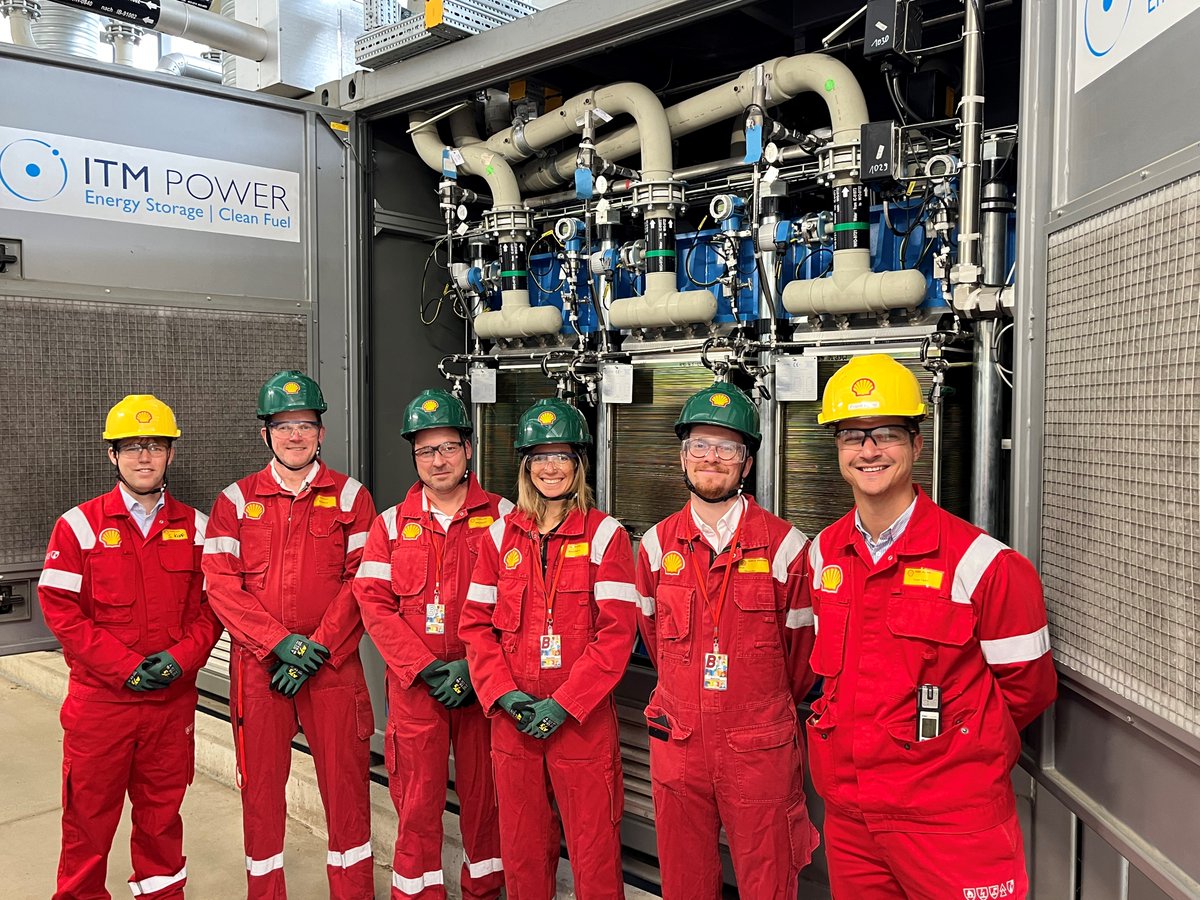 Shell Energy and Chemicals Park Rheinland (@shell_rheinland) on Twitter photo Vertreter von <a href="/IN4climateNRW/">IN4climateNRW</a> waren zu Gast im Shell Energy & Chemicals Park Rheinland. Im Mittelpunkt standen intensive Gespräche über die Transformation unseres Standorts, insbesondere zu Investitionsentscheidungen rund um unseren Wasserstoffelektrolyseur REFHYNE II und die R3 Vertreter von <a href="/IN4climateNRW/">IN4climateNRW</a> waren zu Gast im Shell Energy & Chemicals Park Rheinland. Im Mittelpunkt standen intensive Gespräche über die Transformation unseres Standorts, insbesondere zu Investitionsentscheidungen rund um unseren Wasserstoffelektrolyseur REFHYNE II und die R3