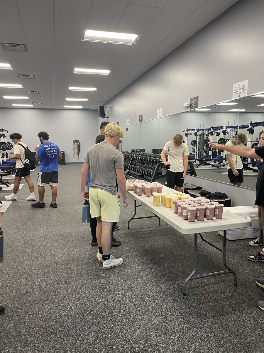 FootballBoone's tweet image. Big shout out to Island Nutrition Juice Company for donating proteins smoothies after practices on these days! Cant thank you enough for your support of our football program. 

#ContinueTheProcess