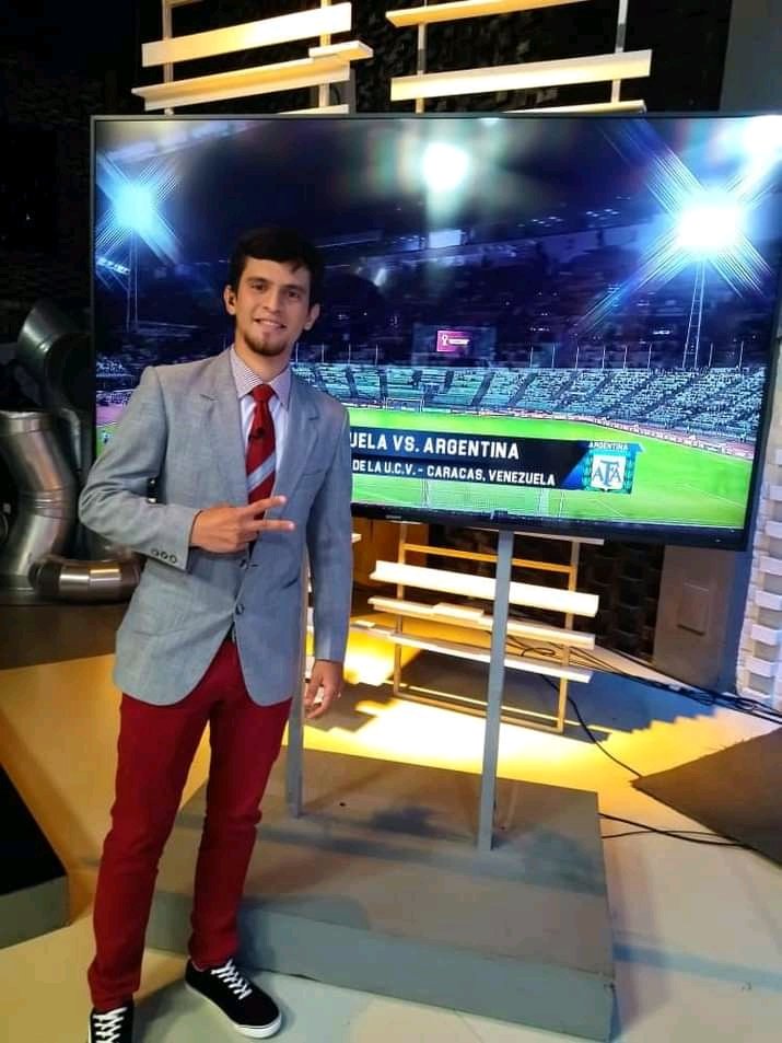 Paul León lleva casi un mes detenido injustamente.

El 26/08 sus familiares se enteraron que fue trasladado, pero no les dijeron para dónde.

Dos días después siguen sin saber dónde está Paul.

Ya no solo pedimos su libertad, también queremos saber dónde está recluido.