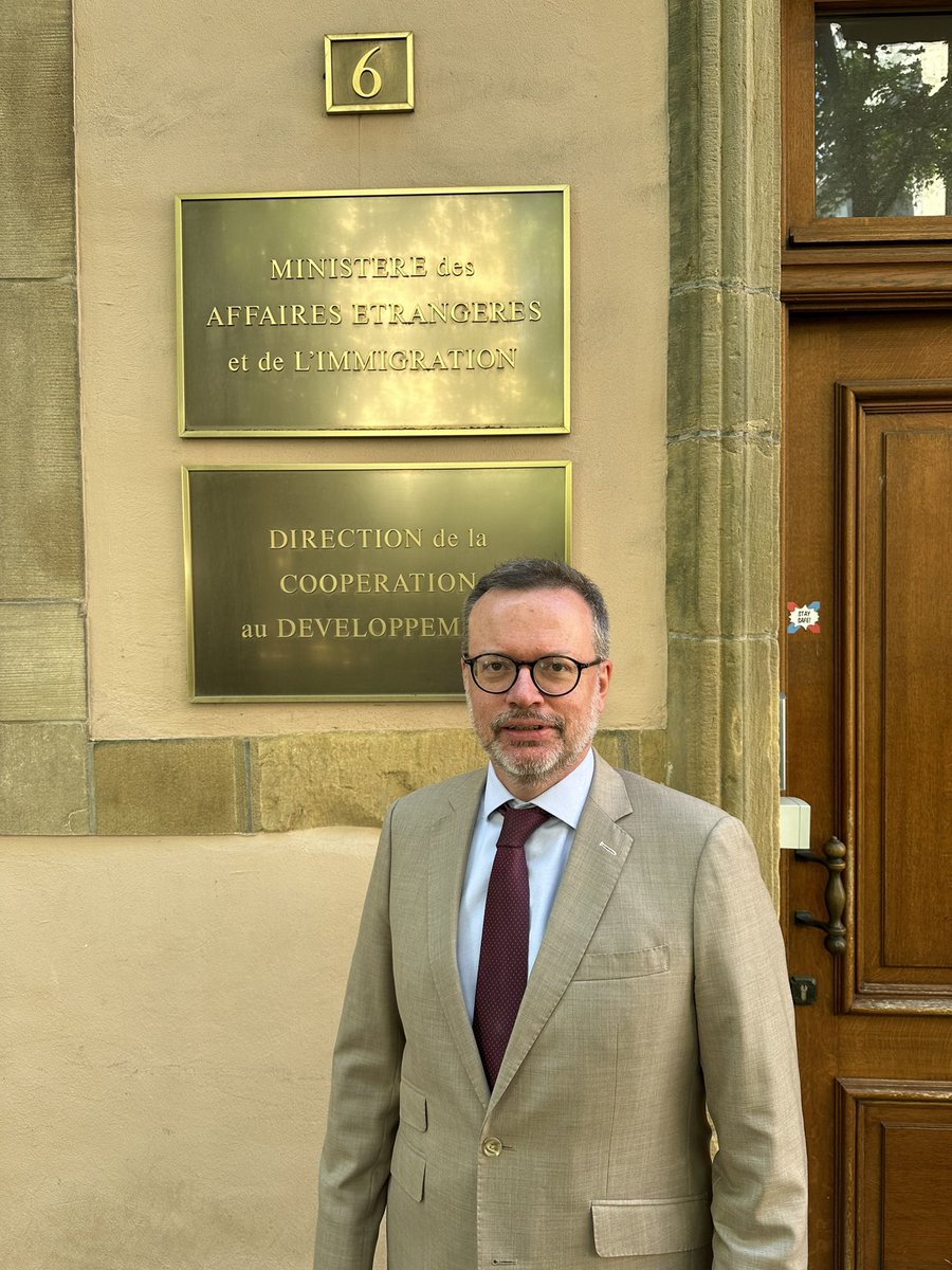Georges Ternes (@wiltheim) on Twitter photo C’est parti: après un voyage très formateur depuis Dakar 🇸🇳 par la route, j’ai remis le costume-cravate ce matin pour reprendre service à la tête de la Direction de la Coopération et de l’Aide humanitaire au <a href="/MFA_Lu/">MFA Luxembourg 🇱🇺</a> 🇱🇺! <a href="/cooperation_lu/">Luxembourg Aid & Development</a> C’est parti: après un voyage très formateur depuis Dakar 🇸🇳 par la route, j’ai remis le costume-cravate ce matin pour reprendre service à la tête de la Direction de la Coopération et de l’Aide humanitaire au <a href="/MFA_Lu/">MFA Luxembourg 🇱🇺</a> 🇱🇺! <a href="/cooperation_lu/">Luxembourg Aid & Development</a>