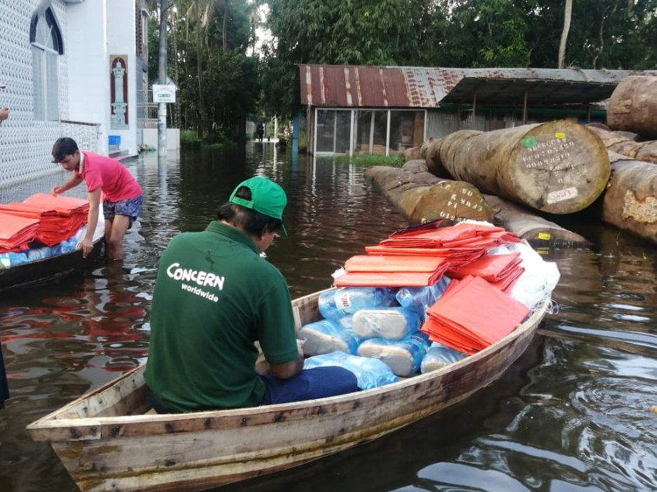 BdConcern's tweet image. Emergency support distribution in flood affected district.🇧🇩
@concern emergency distributions are specifically targeted to address need of most vulnerable people #shelter #dryfood #hygiene
#HumanitarianAid #FloodInBangladesh @NGOSAJIDA @concernwwus @ConcernUK @UNinBangladesh